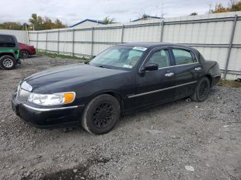  Salvage Lincoln Towncar