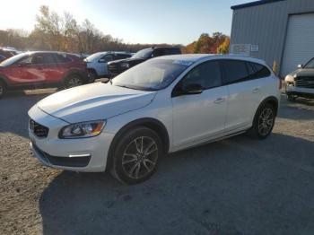  Salvage Volvo V60