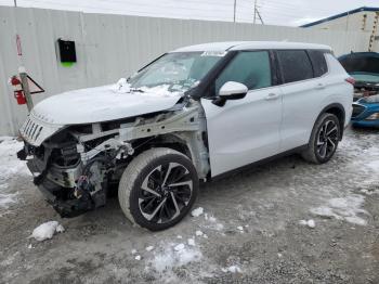  Salvage Mitsubishi Outlander