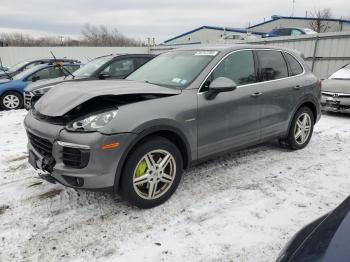  Salvage Porsche Cayenne