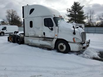  Salvage Freightliner Cascadia 1