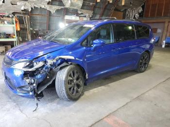  Salvage Chrysler Pacifica