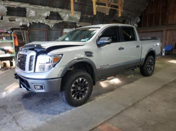  Salvage Nissan Titan