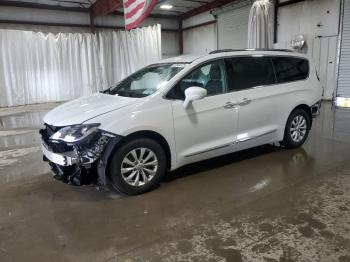  Salvage Chrysler Pacifica