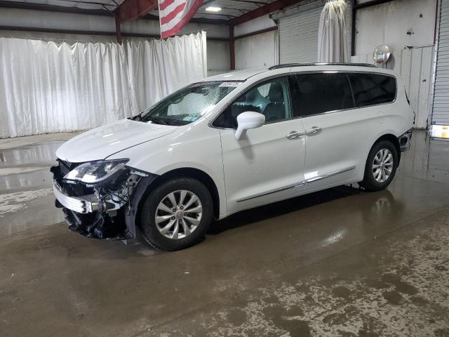  Salvage Chrysler Pacifica