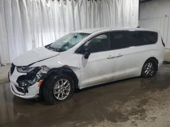  Salvage Chrysler Pacifica