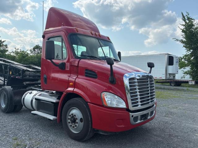  Salvage Freightliner Cascadia 1