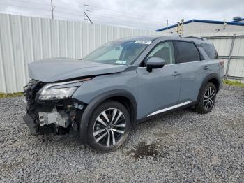  Salvage Nissan Pathfinder