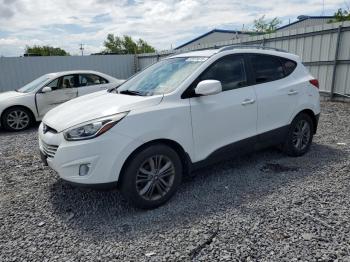 Salvage Hyundai TUCSON