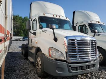  Salvage Freightliner Cascadia 1