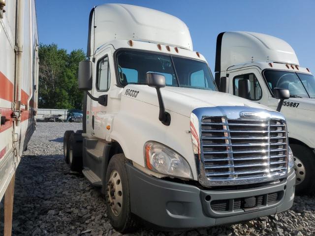  Salvage Freightliner Cascadia 1