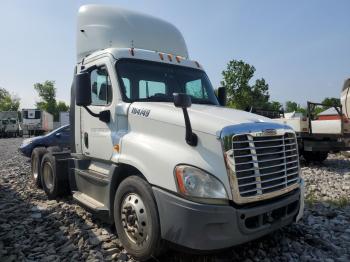  Salvage Freightliner Cascadia 1