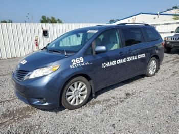  Salvage Toyota Sienna