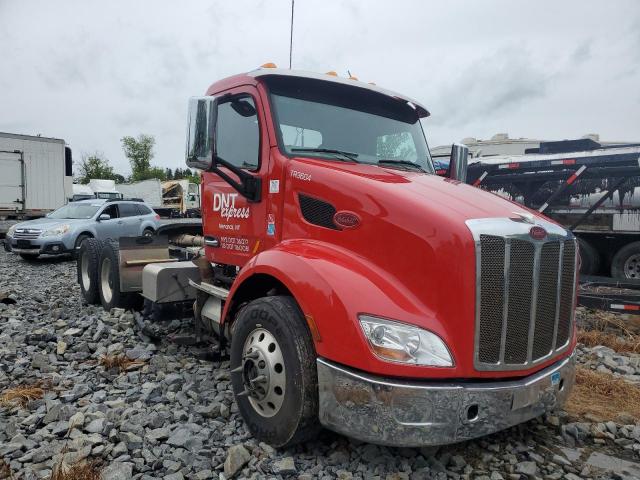  Salvage Peterbilt 579