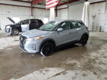  Salvage Nissan Kicks