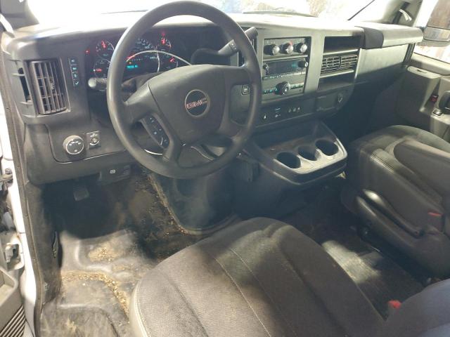 GMC Savana G2500 Image 10