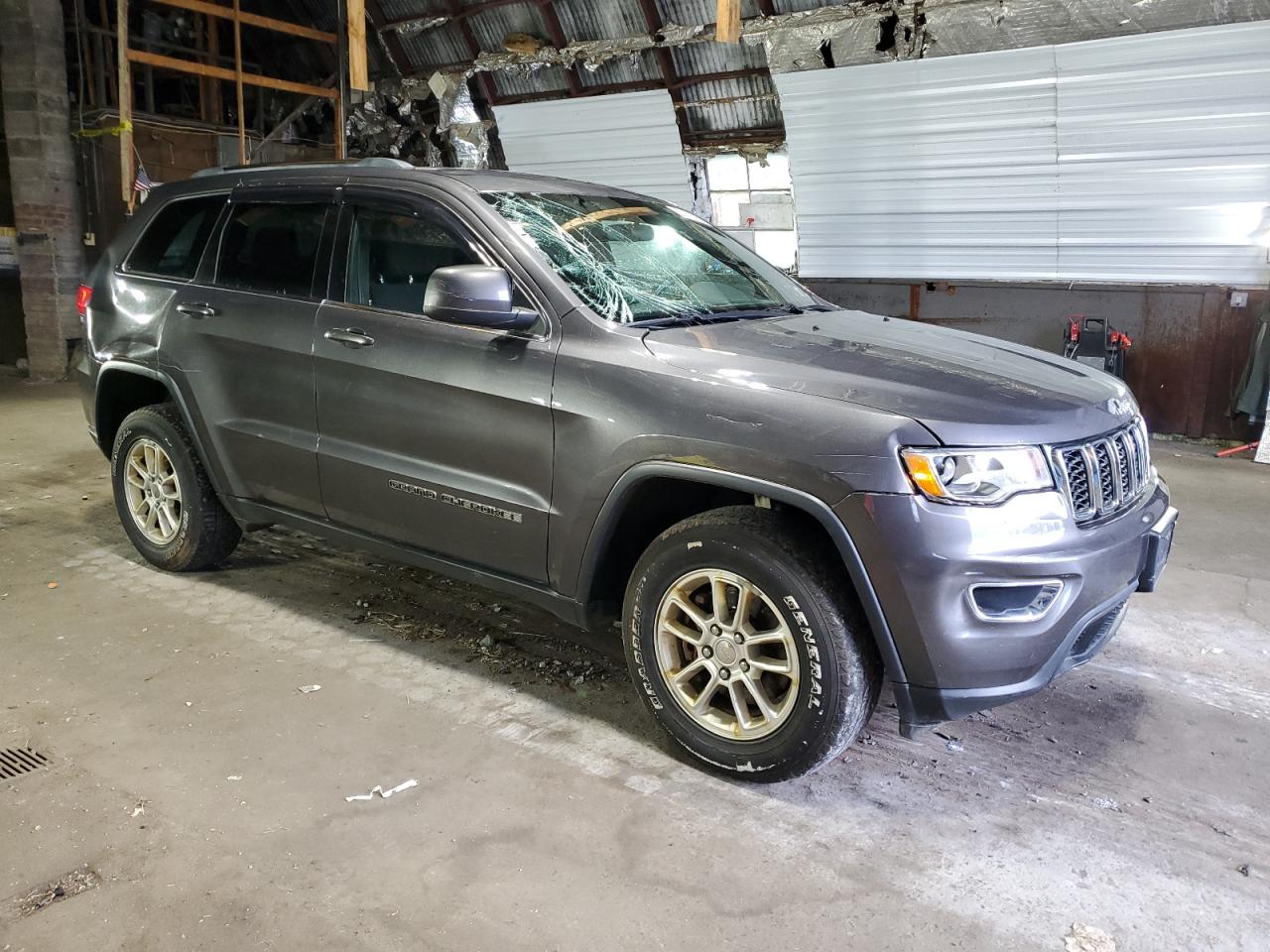 Jeep Grand Cherokee Laredo Image 9