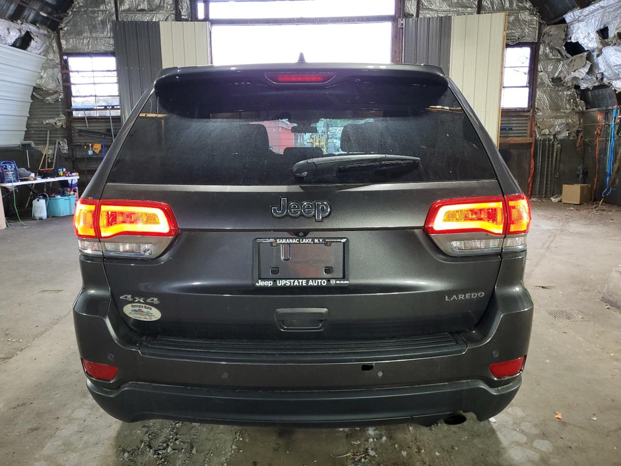 Jeep Grand Cherokee Laredo Image 3