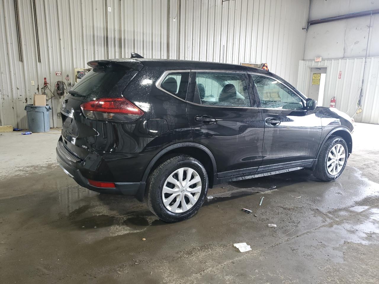 Nissan Rogue S Image 2