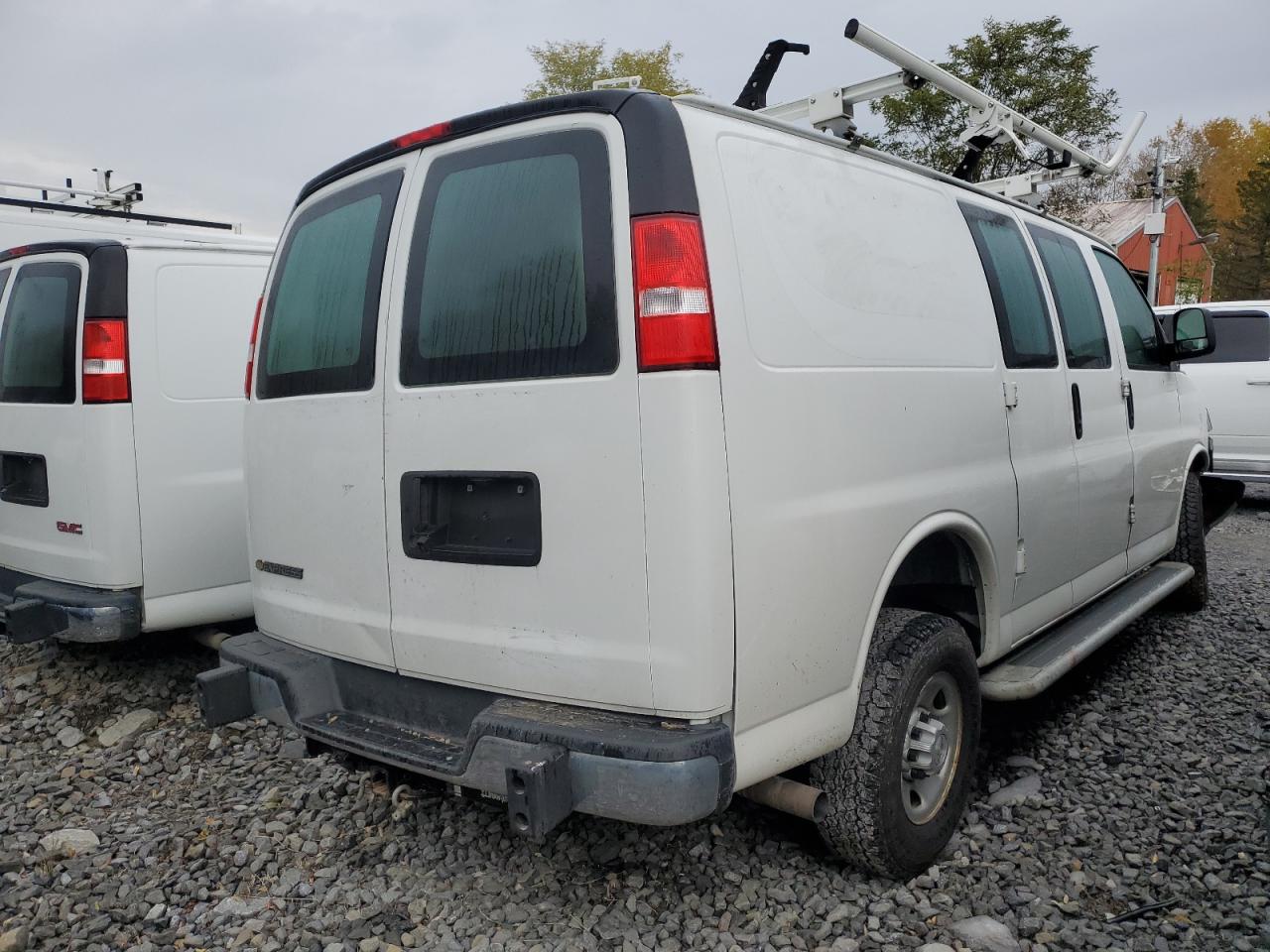 Chevrolet Express Image 5