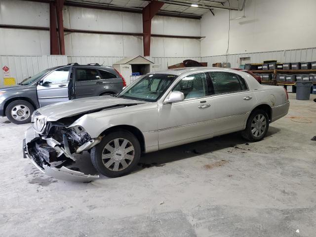 Salvage Lincoln Towncar