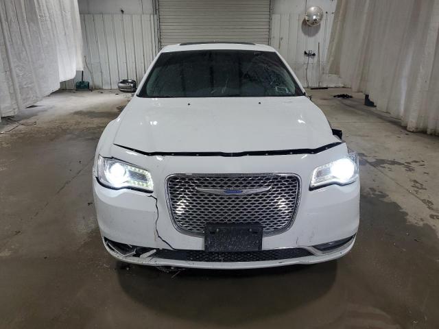 Chrysler 300 Limited Image 10