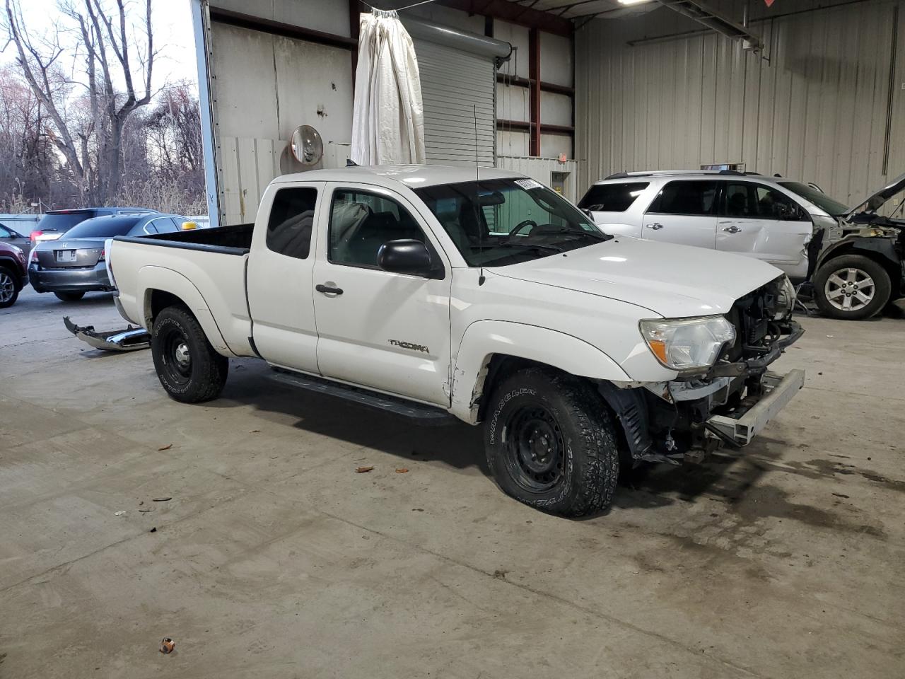 Toyota Tacoma Access Cab Image 4