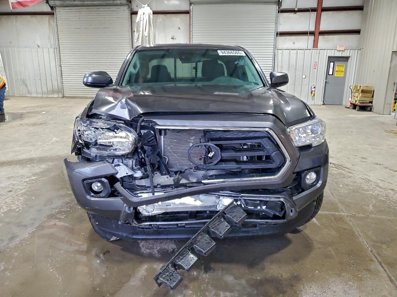 Toyota Tacoma Access Cab Image 11