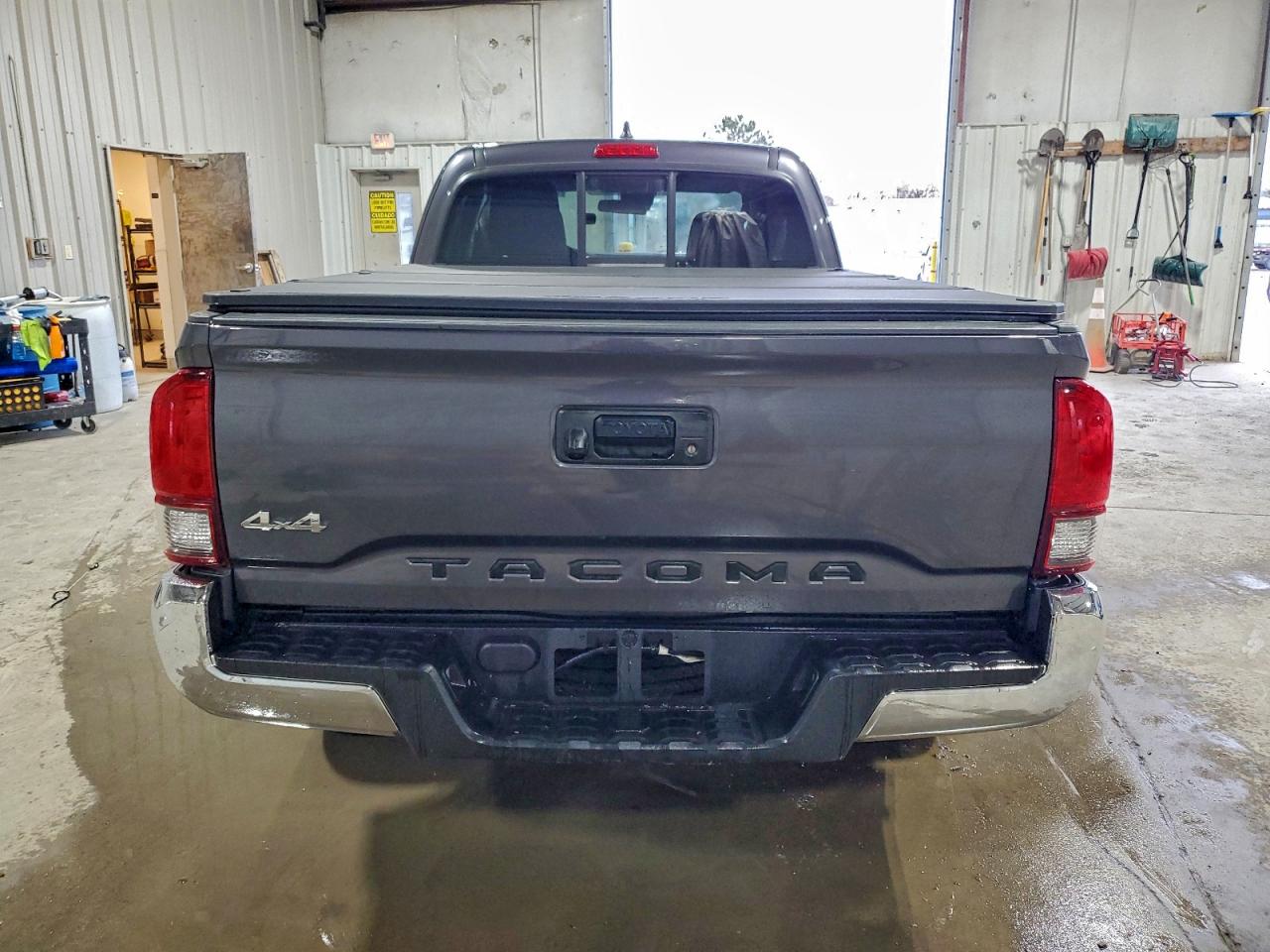 Toyota Tacoma Access Cab Image 5