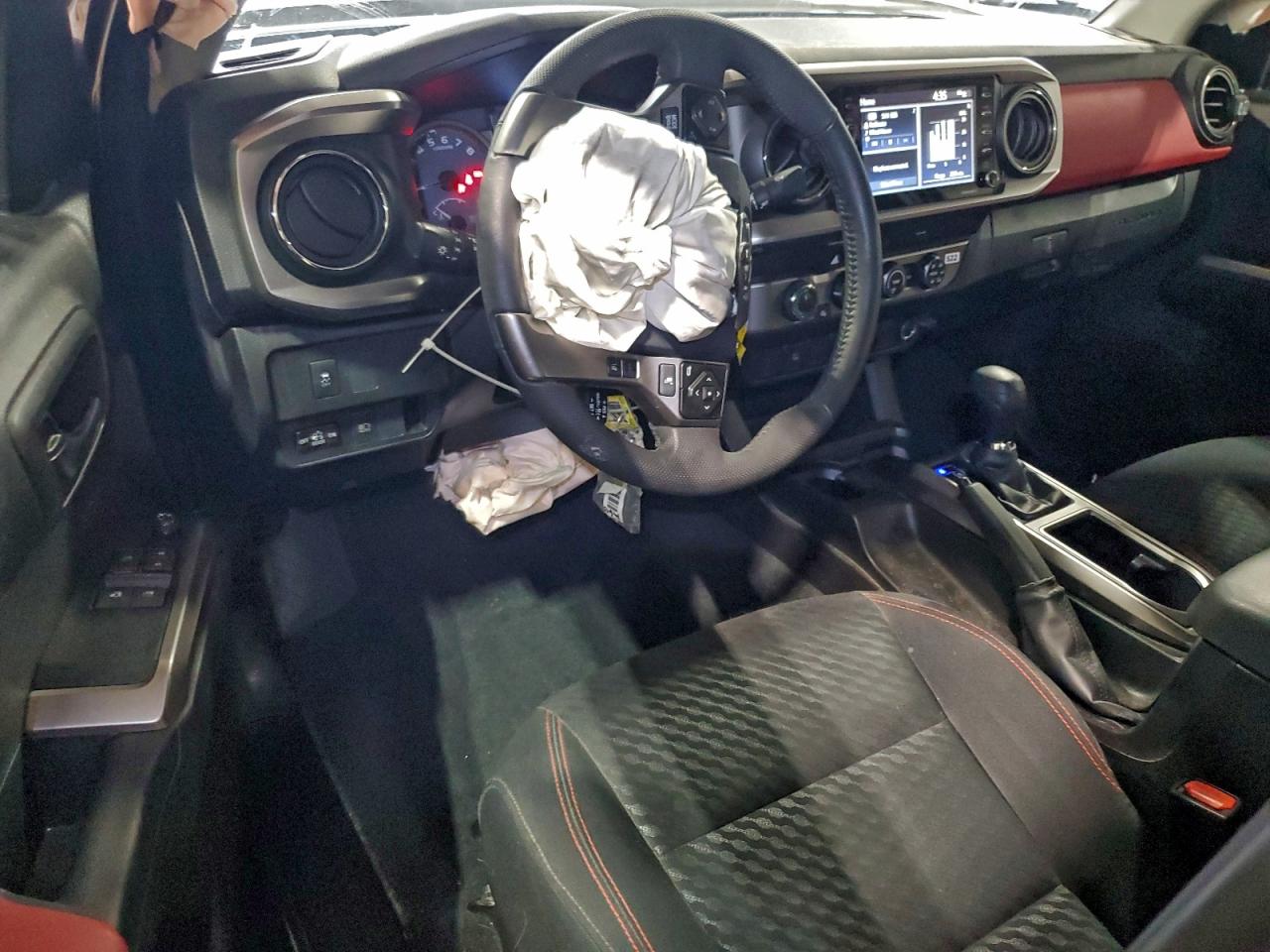 Toyota Tacoma Access Cab Image 12