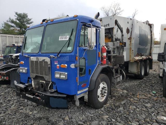 Peterbilt 320 Image 7