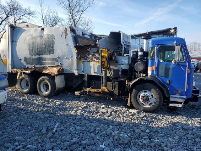 Peterbilt 320 Image 8