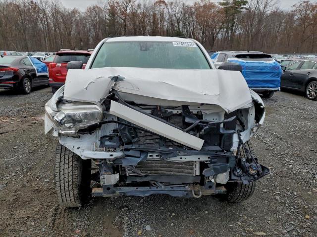 Toyota Tacoma Access Cab Image 6