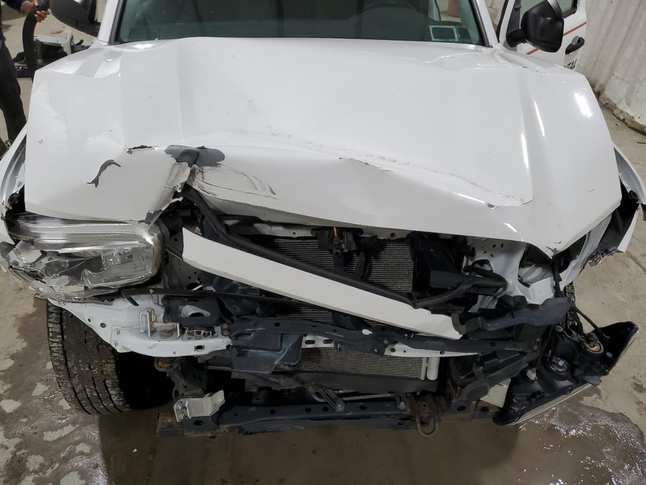 Toyota Tacoma Access Cab Image 11