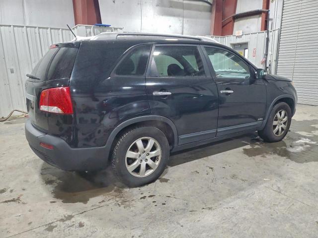 Kia Sorento Base Image 2
