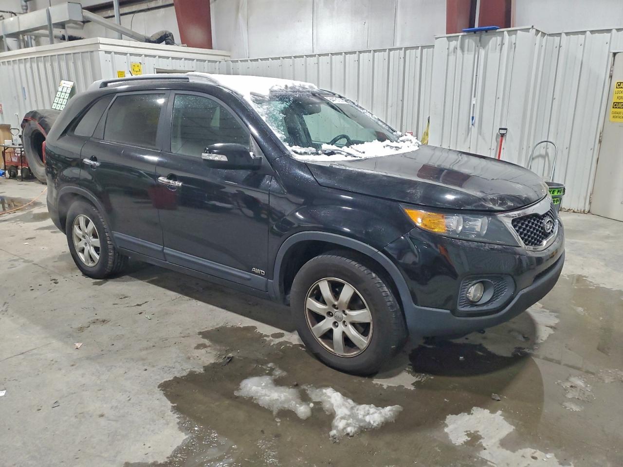 Kia Sorento Base Image 3
