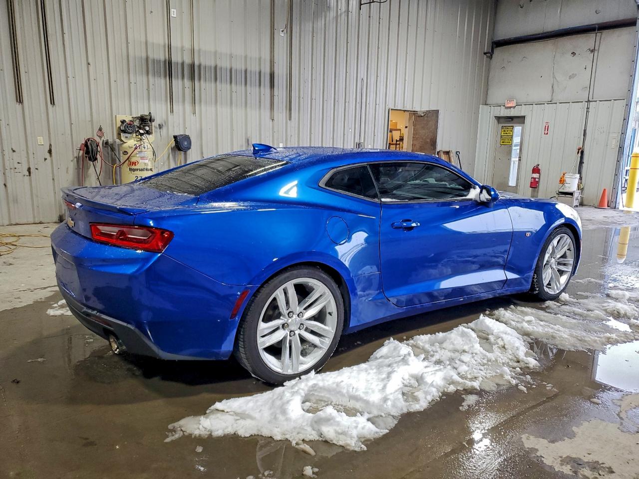 Chevrolet Camaro Lt Image 12