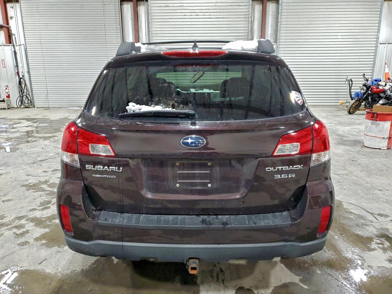 Subaru Outback 3.6r Limited Image 11