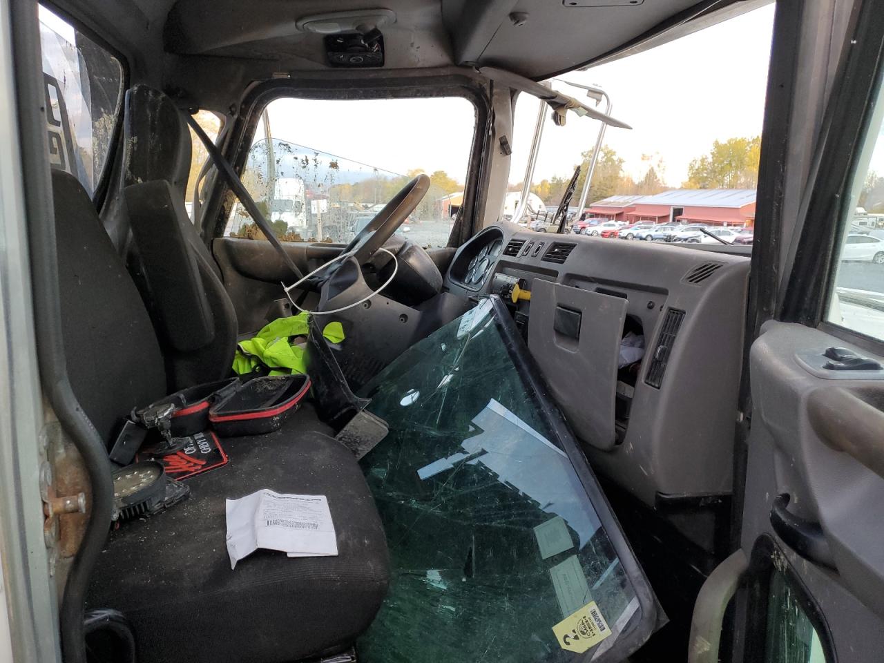 Peterbilt 337 Image 8