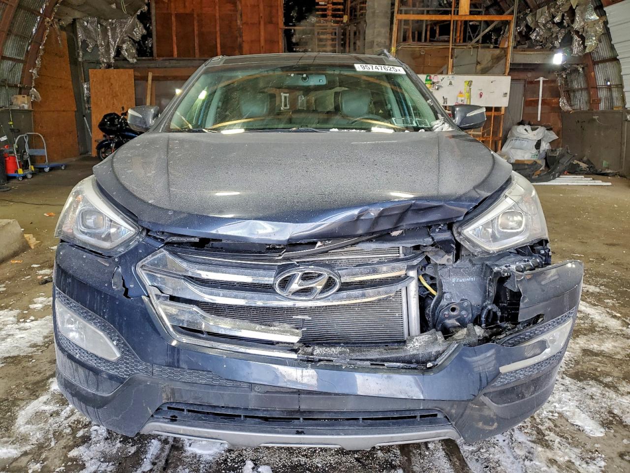 Hyundai SANTA FE Image 2