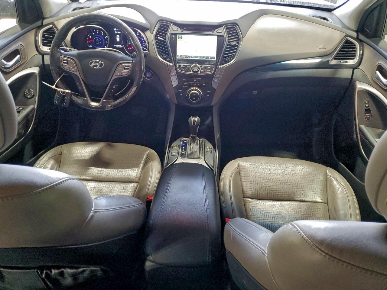 Hyundai SANTA FE Image 6