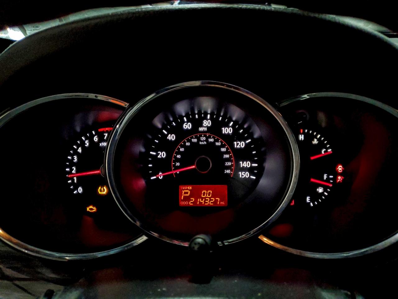 Kia Sorento Base Image 9