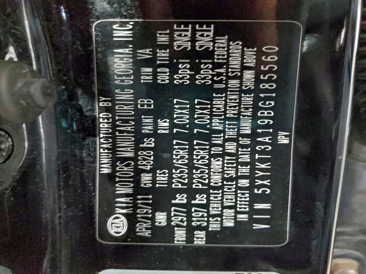 Kia Sorento Base Image 12