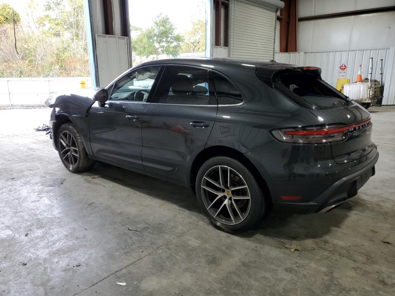 Porsche Macan Base Base Image 4