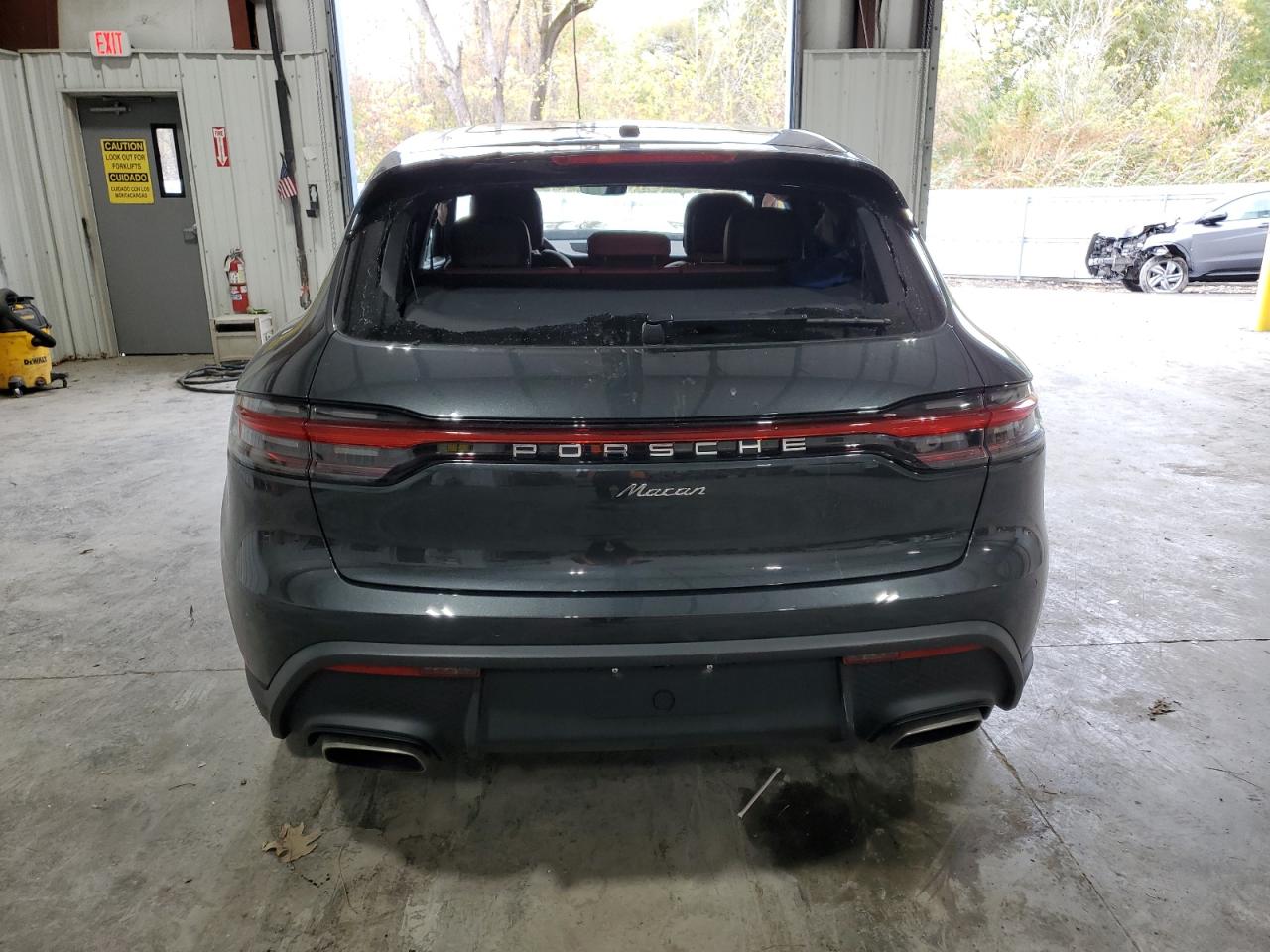 Porsche Macan Base Base Image 5