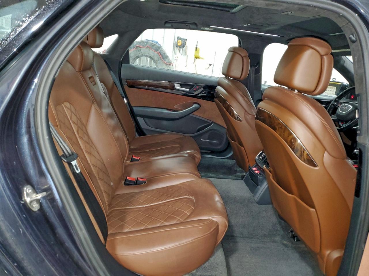 Audi A8 L Quattro Image 8