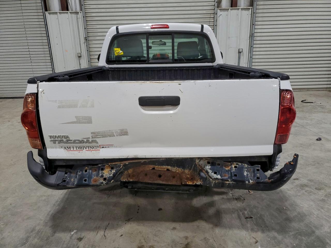 Toyota Tacoma Image 4