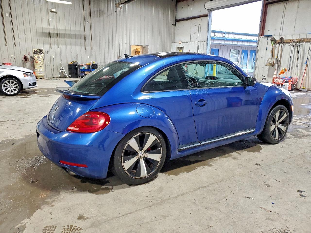 Volkswagen Beetle Turbo Image 2