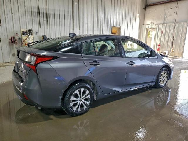 Toyota Prius Le Image 12
