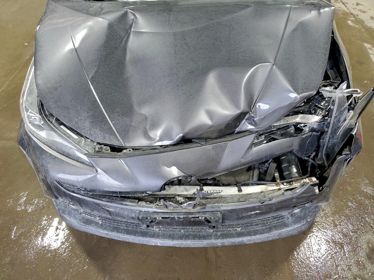 Toyota Prius Le Image 8